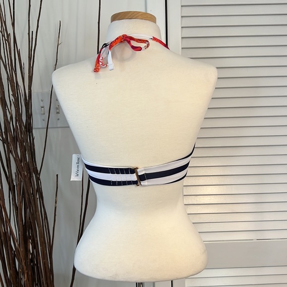 Brand new La Vie en Rose bikini top - Picture 2 of 4